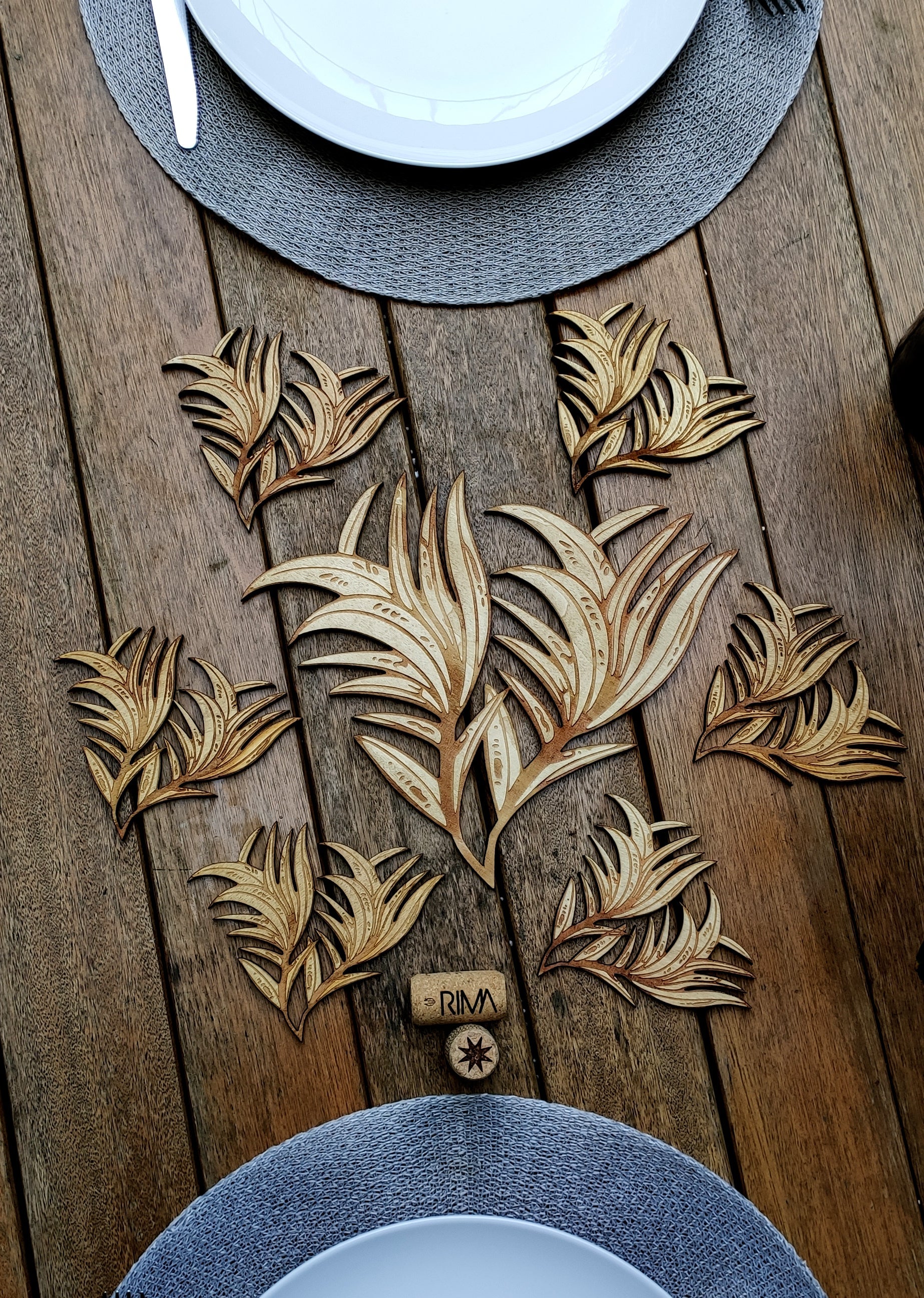 Pot Holder Small Leaves - Nature - Wood - Handmade Gift - Housewarming - Wood Kitchenware